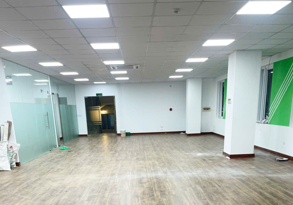 Thi công sàn gỗ nhựa trọn gói tại Hà Nội
